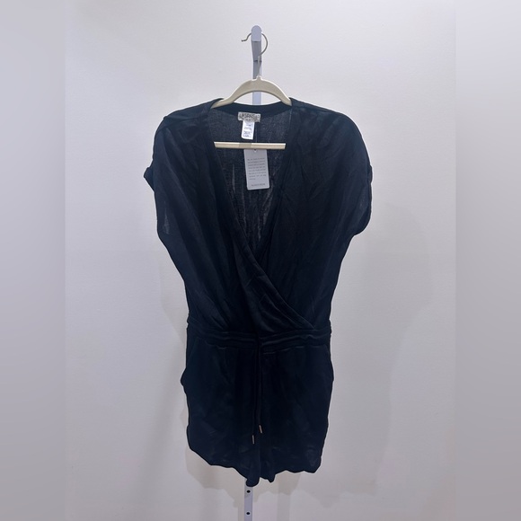 L*Space Costa Nova Knot‑Front V‑Neck Mini Cover‑Up Black L NWT (Tiny Pull Flaw) - Picture 6 of 10